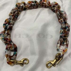 Short Chain Strap With Recycled Resin